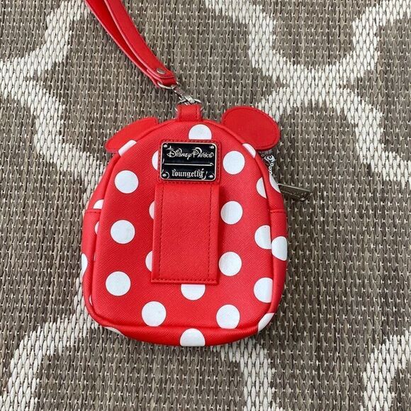 Disney loungefly wristlet - Picture 4 of 5